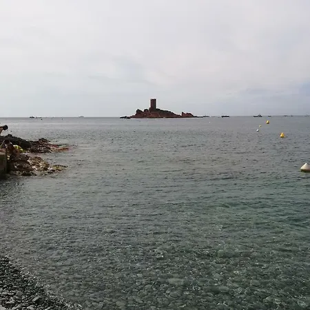 Cap Esterel Climatisé Dans Le Centre Du Village * Drammont