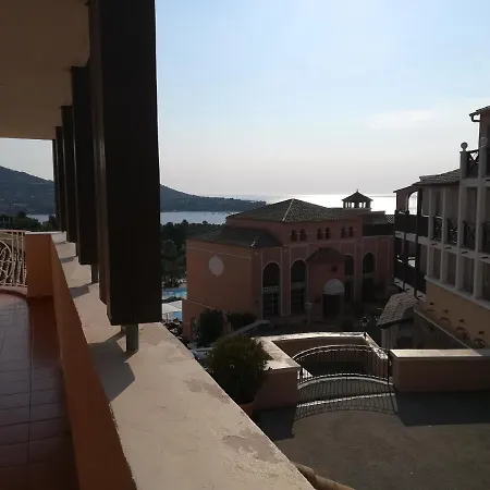 Cap Esterel Climatisé Dans Le Centre Du Village Appartamento *
